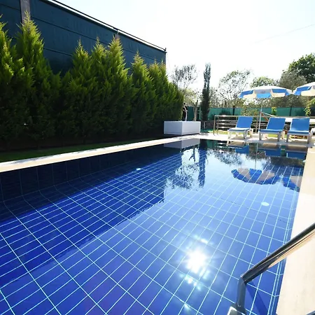 Kay9200 Nar 2 Bedrooms *